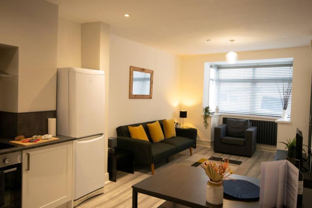 Luxe Living City Apartment - Beach, Wifi, Parking Swansea Ngoại thất bức ảnh
